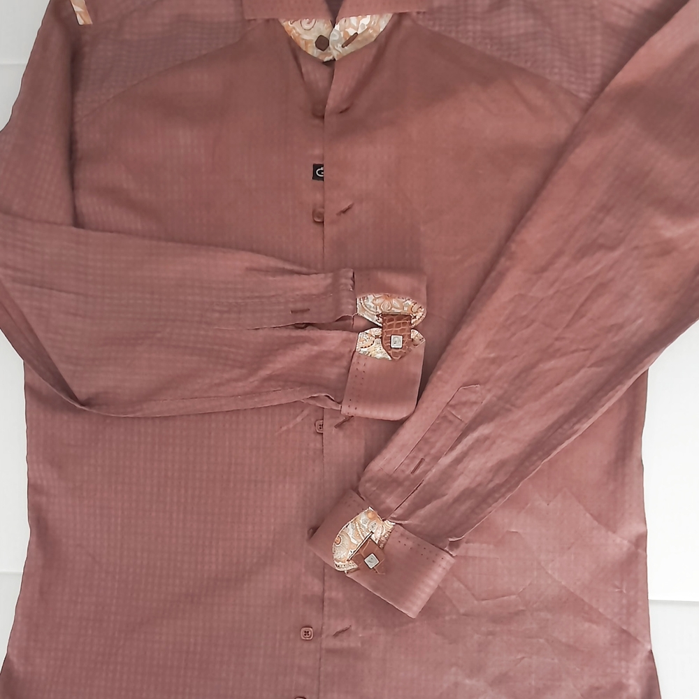 Bohosse Designer  Dress Shirt with Buttoned Cuffs and Detailed  Collar